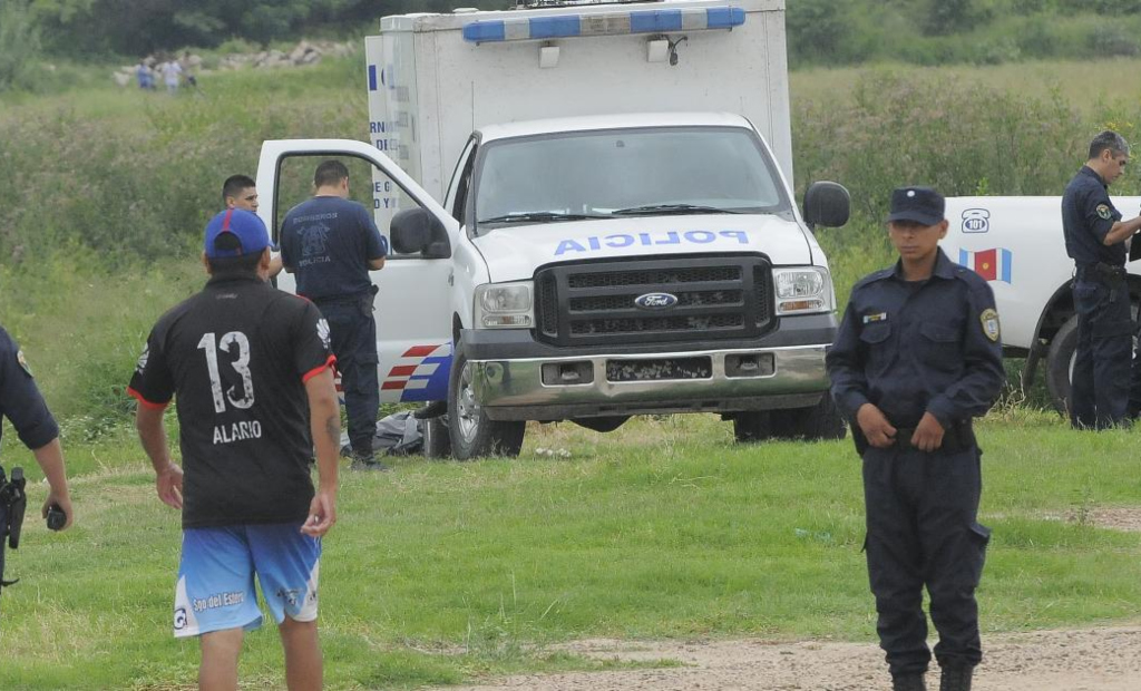 Santiago del Estero: un cuerpo apareció flotando en el río Salado y creen que era el acusado de un sonado crimen intrafamiliar